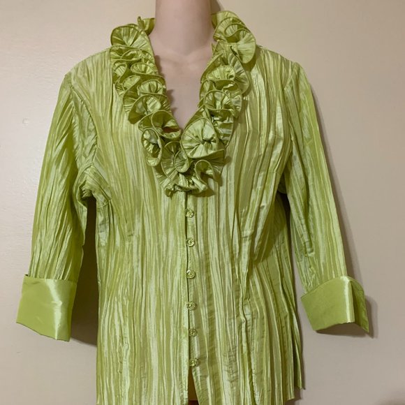 Harve Benard Tops - Beautiful Harve Bernard Lime Green Ruffle Top ~ Large